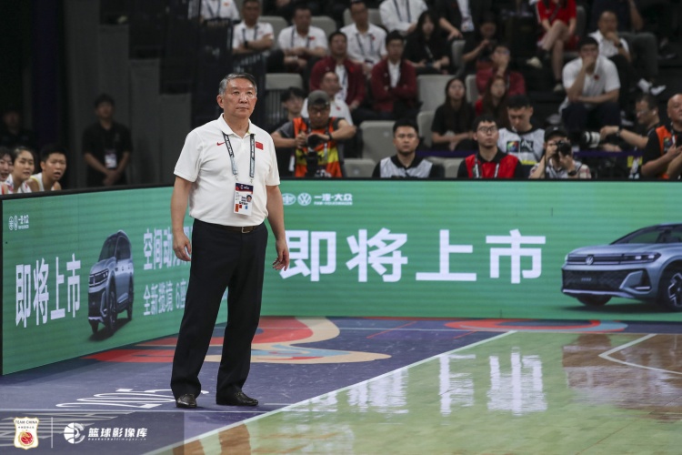 宫鲁鸣谈热身赛：对手都是强队 对女篮是很好的学习和锻炼机会